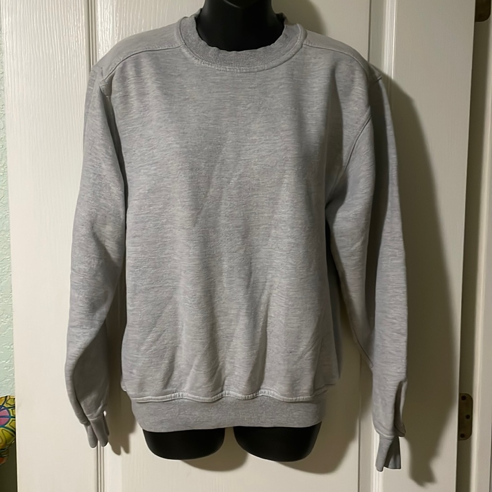 Grey sweatshirt